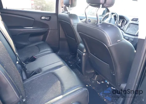 2019 Dodge Journey Crossroad Awd z USA, uszkodzony, nr VIN 3C4PDDGG3KT739186